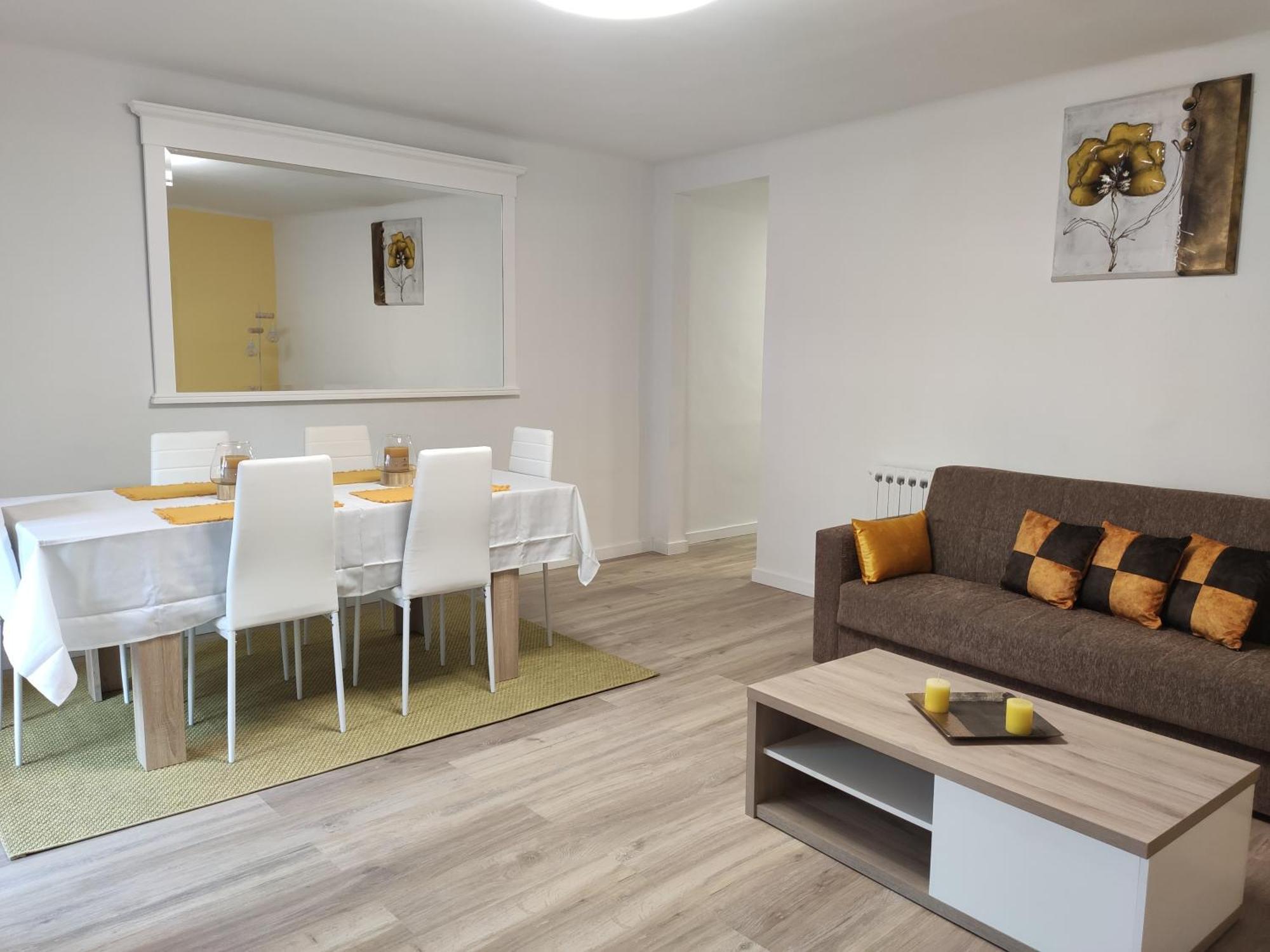 Apartamento Confort II La Seu d'Urgell Exterior photo
